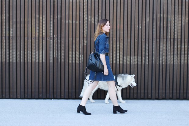 whoismocca-modeblog-fashionblogger-austrianblogger-hallhuber-store-opening-innsbruck-tirol-strick-cardigan-jeanskleid-kombinieren-booties-03