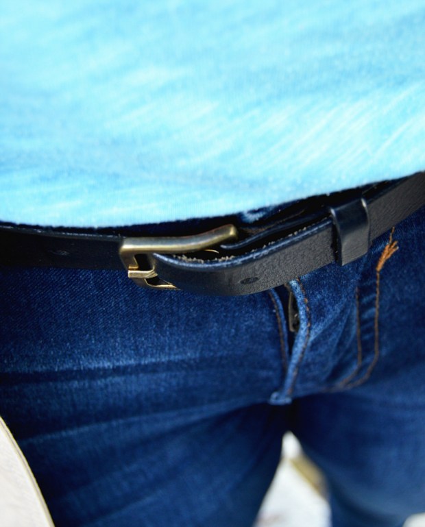 When Anna Fashion Hollister Shirt, Jeans, Trenchcoat 2