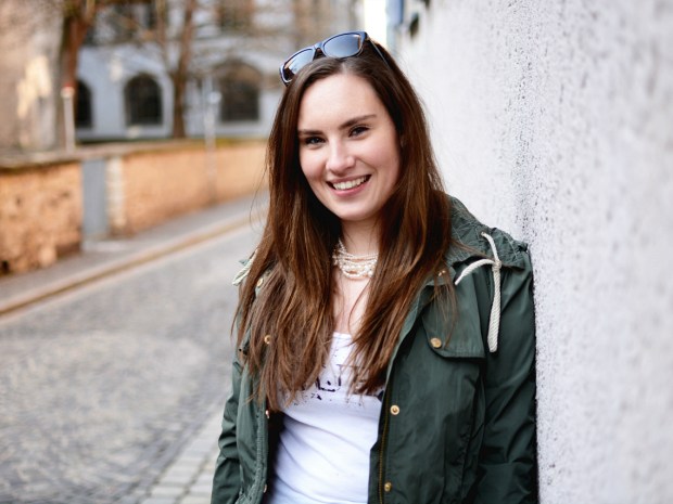 When Anna Ripped Jeans Jacke Guess Shirt Hilfiger Stiefeletten Fashion 2