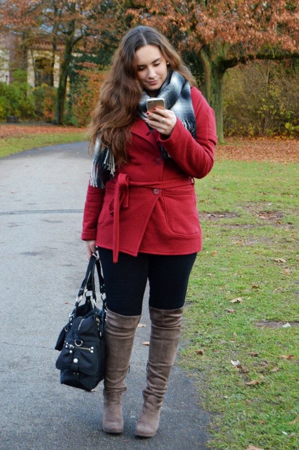 when-anna-overknees-6