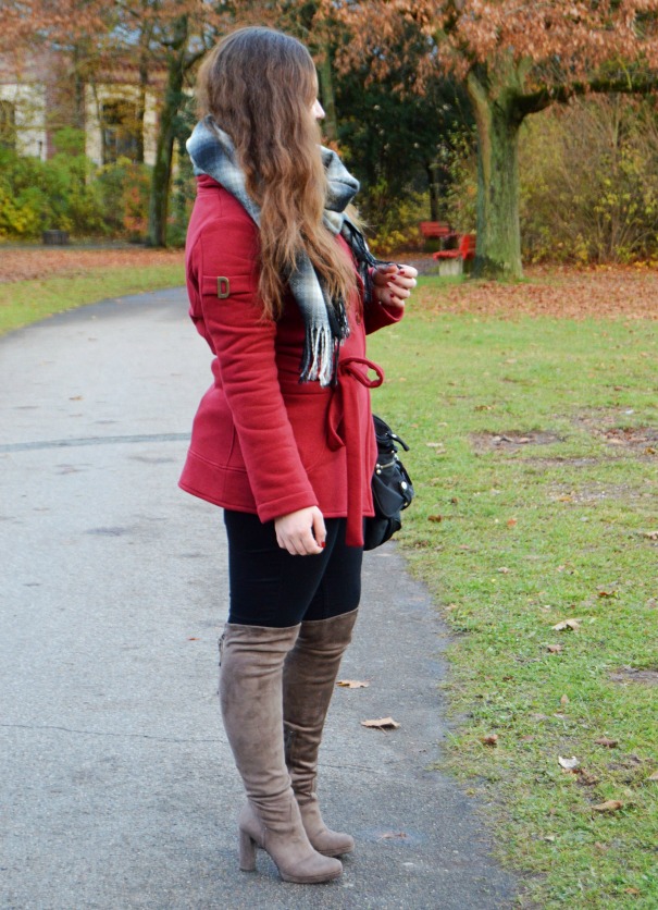 when-anna-overknees-7